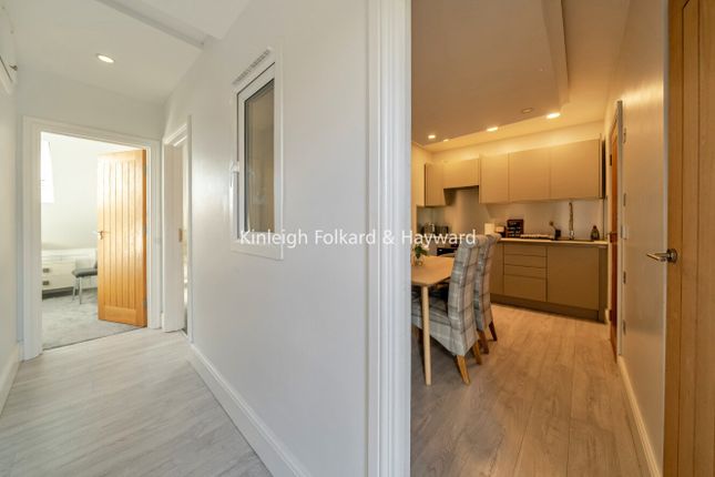 Flat C, 9, Rosedene Avenue, London photo 4