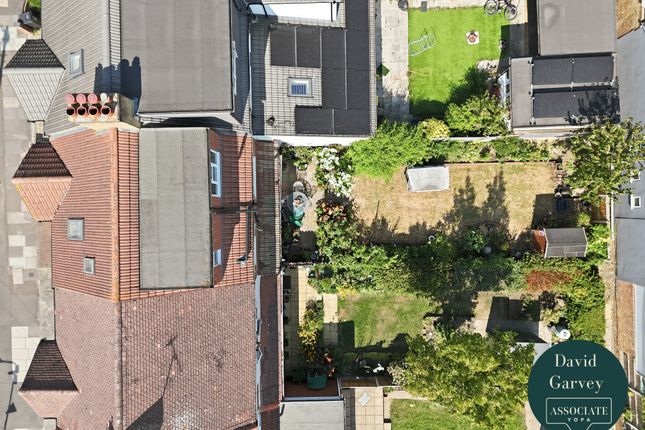 100, Ashurst Drive, Gants Hill photo 2