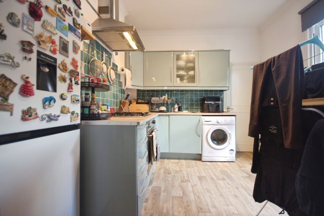 FFF, 33, Mafeking Avenue, Brentford photo 2