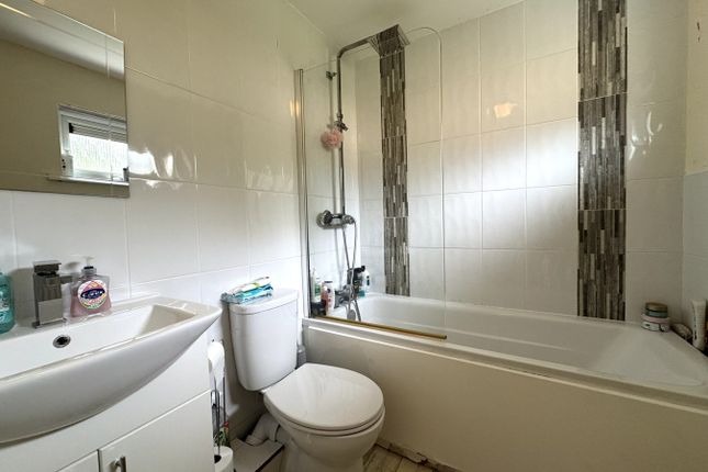 36, Ilston Way, Swansea photo 4