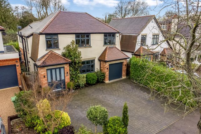 Thumbnail Detached house for sale in Bradmore Way, Brookmans Park, Herts