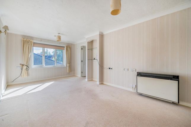 68, Acorn Drive, Wokingham photo 2