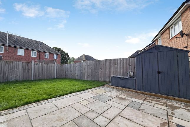 34 Lewis Crescent, Telford photo 4