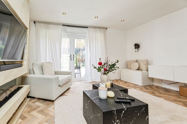 46, Farm View Road, South Yorkshire photo 4