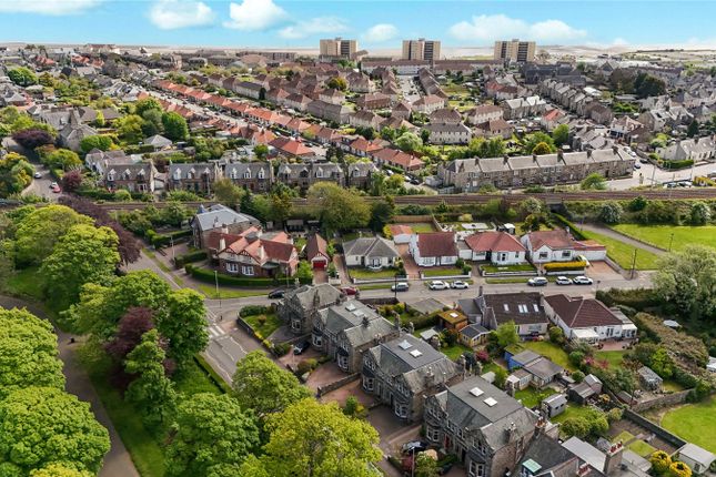15, Balwearie Road, Fife photo 2