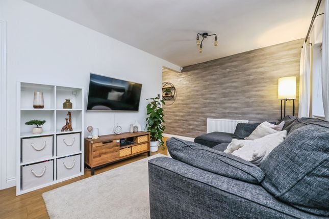 17, Veronica Drive, Nottingham photo 4