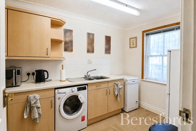 5, Ben Sainty Court, Essex photo 2