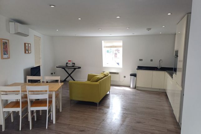 Flat 24 Tudor Court 2, Crewys Road, Greater London photo 2
