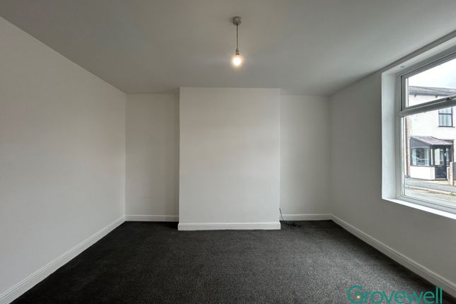 8 Winward Street, Bolton photo 2