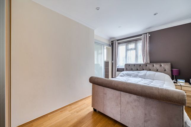 The Brambles, 16, Chiltern Road, Middlesex photo 3