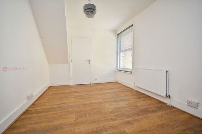 3, 36 Gordon Road, Margate photo 5