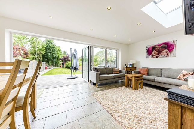Esher Road, East Molesey photo 2