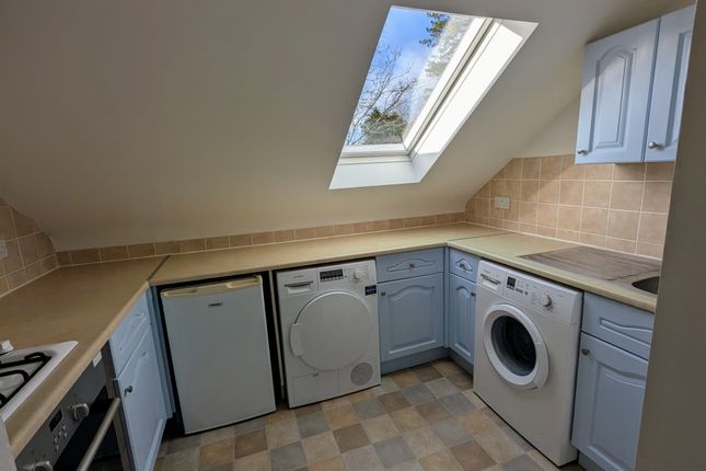 Flat 7 St. Catherine's Court, Eastwood Road, Bramley photo 2