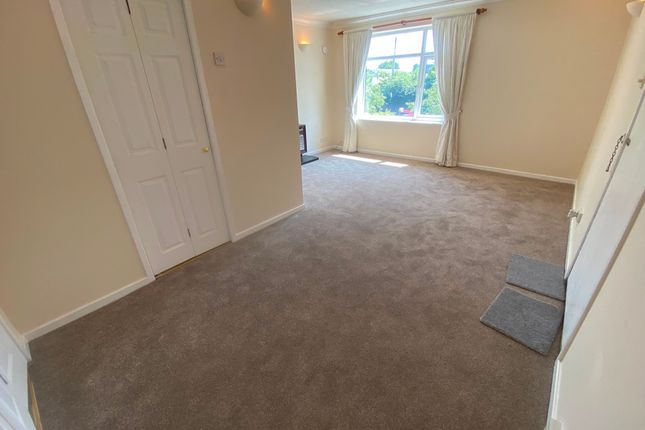 Flat 8 Beauchamp Court, Beauchamp Avenue, KIDDERMINSTER photo 5