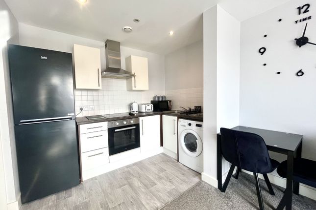 Apartment 16, Poplar House, Salford photo 4
