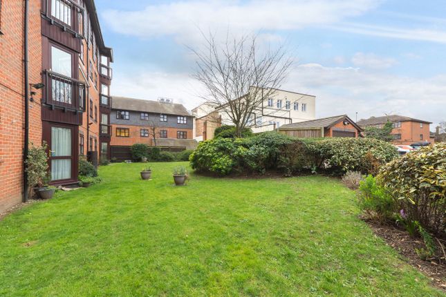 25, Woodville Grove, Welling photo 2