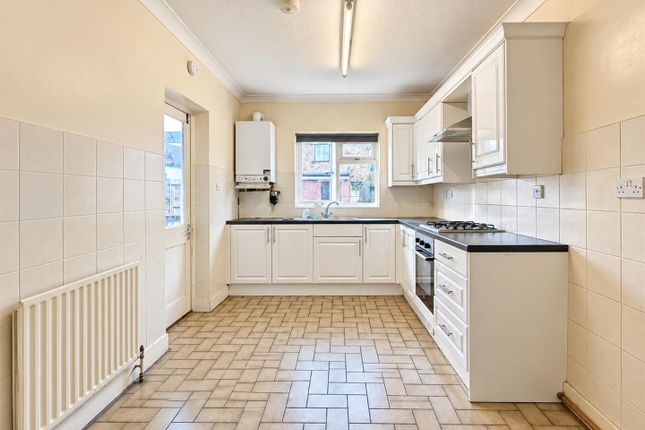 Northcote Avenue, Southall photo 2