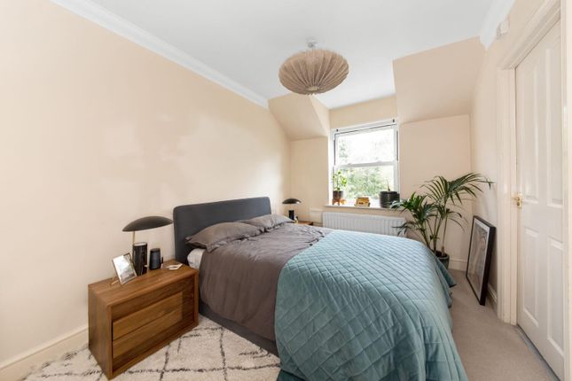 Flat for sale in Croxted Road, Dulwich, London