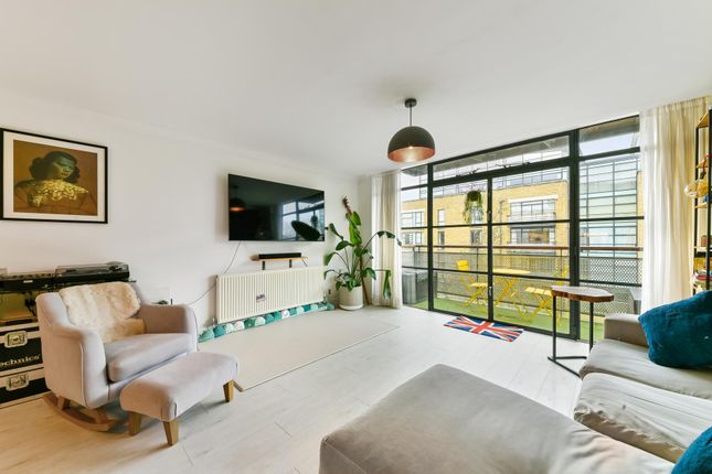 Flat for sale in 1 Goat Wharf, Brentford