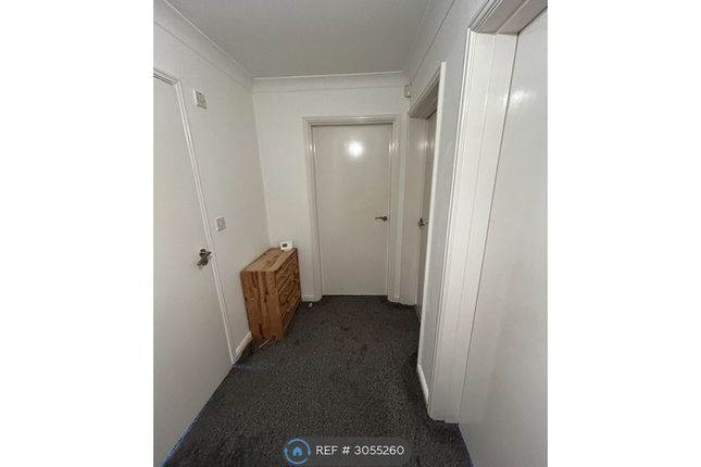 Charnley Drive, Leeds photo 4