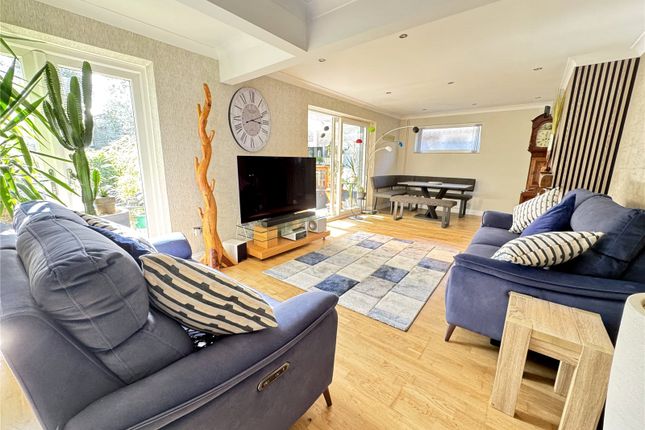 22, Barton Drive, Barton On Sea photo 3