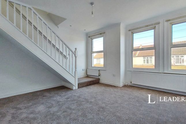 Upper Floor, 378, Fairfax Drive, Essex photo 2