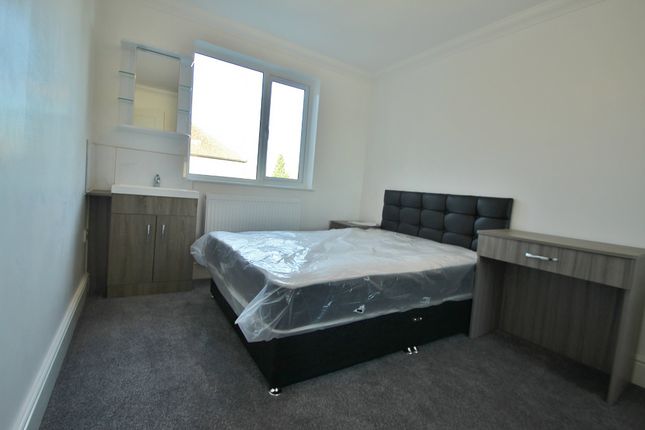 Thumbnail Room to rent in Tanners Lane, Barkingside, Ilford