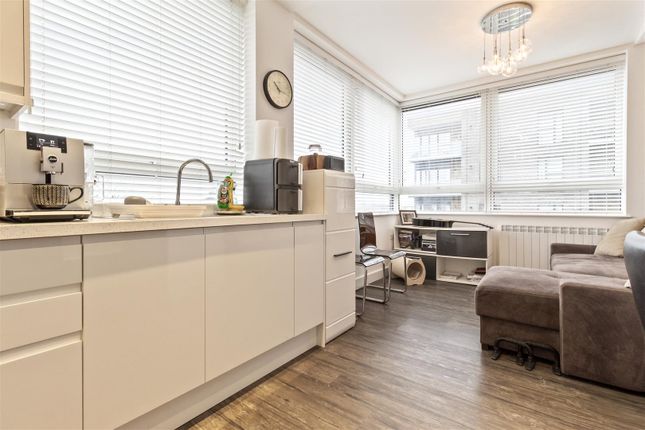 Flat 17, Skyline Apartments, The Causeway, Goring-by-Sea photo 2