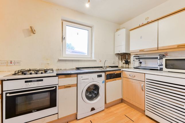 Rainsford Court, Park Royal photo 3
