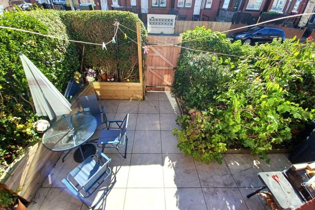 41, Compton Row, West Yorkshire photo 2