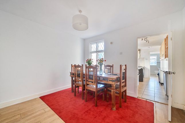 9, Ongar Road, Addlestone photo 4
