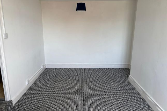 7 Allenby Flats, Park Lane, Weymouth photo 2
