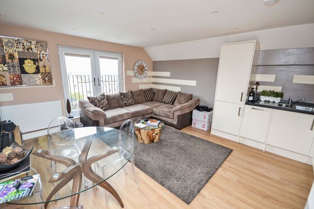 8 Maple Court, Stanford-Le-Hope photo 3