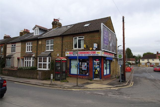 Thumbnail Flat to rent in Rockingham Road, Uxbridge, Middlesex