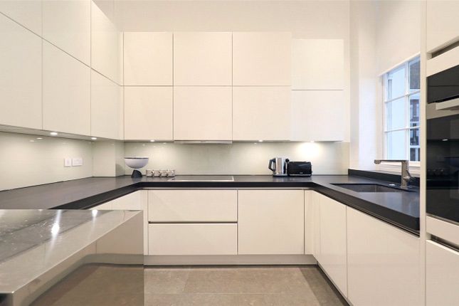 Flat to rent in Gloucester Square, Lancaster Gate