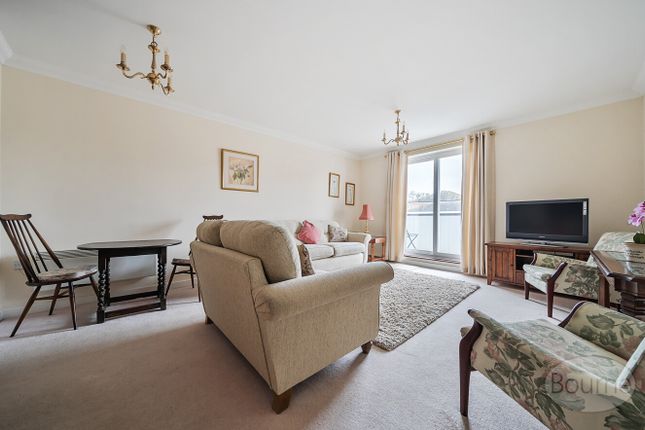 Flat 20, Butlers Place,, Portsmouth Road, Godalming photo 2