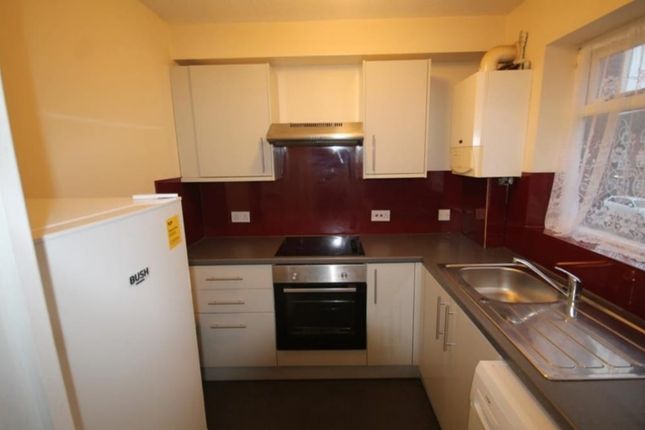 4 Hyde Court, Elsinore Road, London photo 4