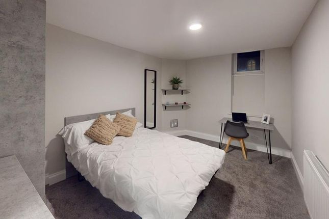 A Cozy And Well-Maintained Double Bedroom, Perfect...