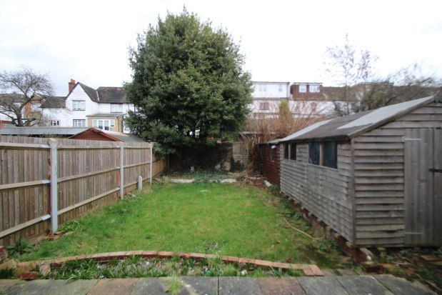 Property to rent in Grenaby Avenue, Croydon