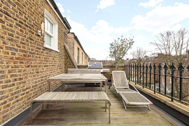 Flat to rent in Oxford Gardens, North Kensington