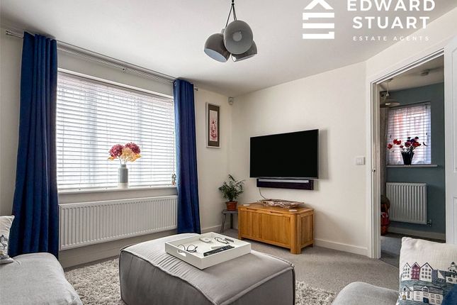 29, Orfeus Drive, Cambridgeshire photo 2