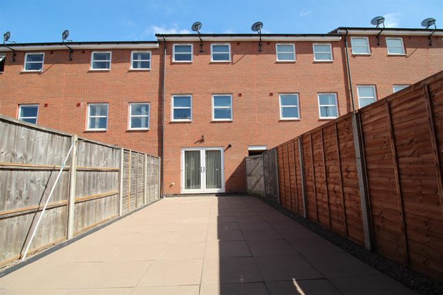 Property to rent in Blue Fox Close, Leicester