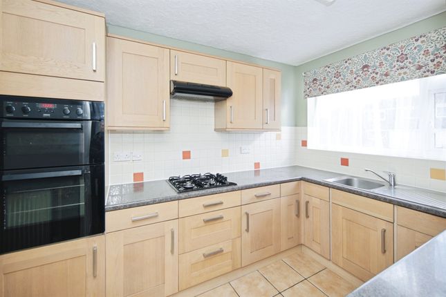 6, Arden Close, Balsall Common photo 2