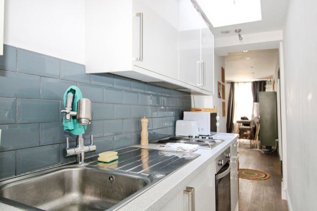 151, Kingston Road, London photo 4