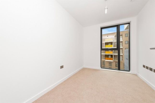 17, Larkwood Avenue, London photo 2