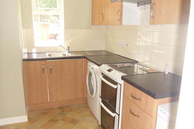 15, Warwick Road, Stevenage photo 5