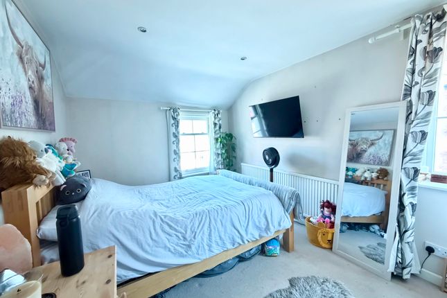 Bluebell Cottage, 51A West Street, Farnham photo 4