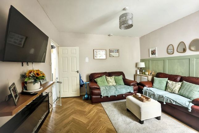 33, Trealaw Road, Tonypandy photo 5