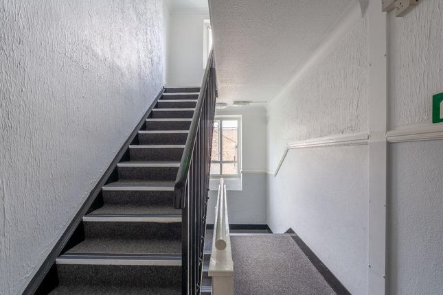 Lilleshall Road, Morden photo 5