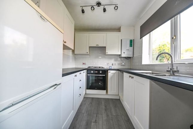 16, Coralin Grove, Waterlooville photo 3